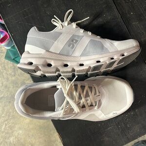 Gently used ON cloud runner